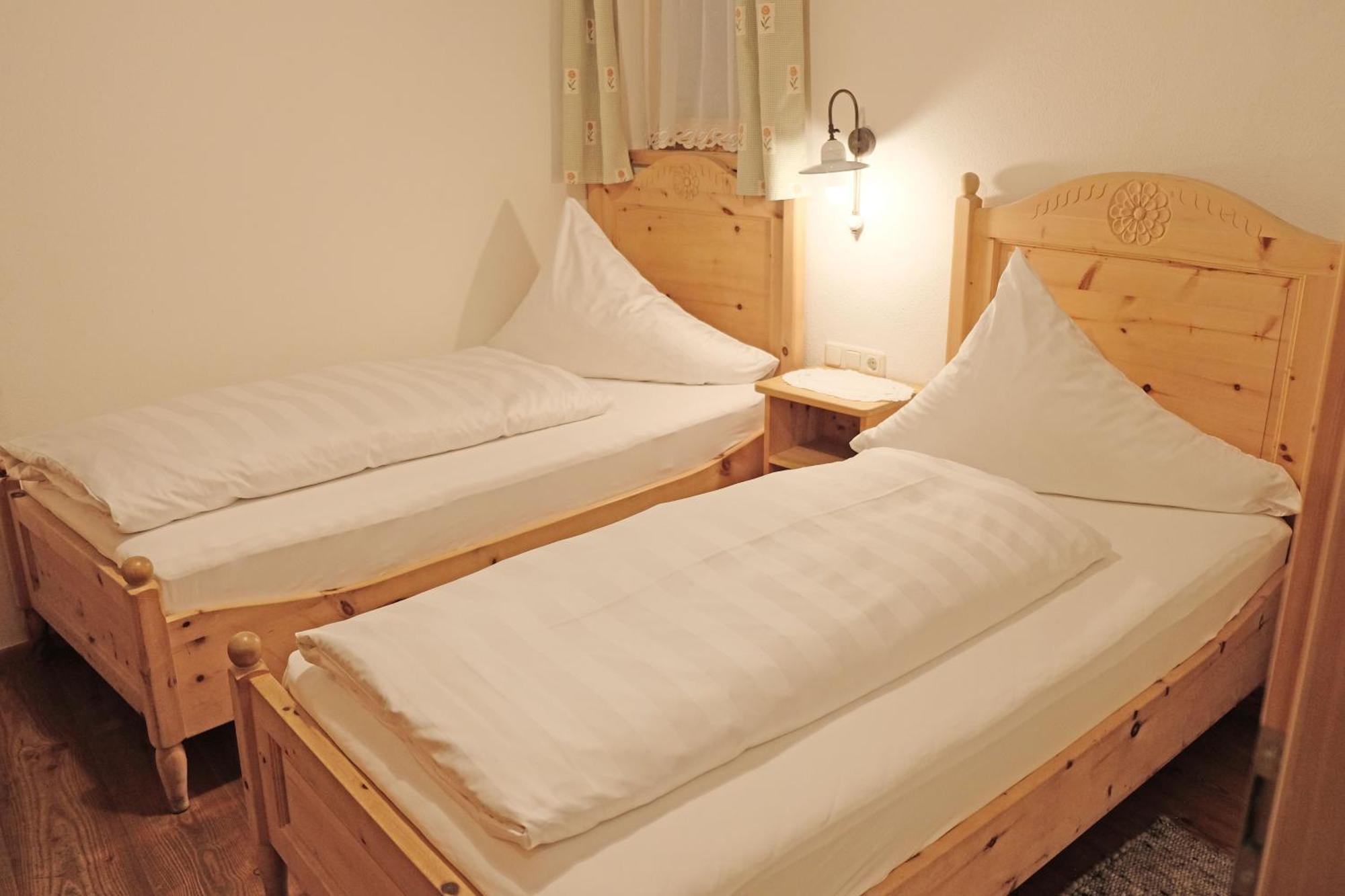 Hotel Garni Hubertushof Fiss Szoba fotó